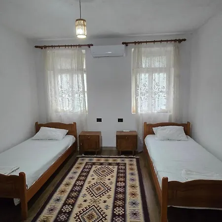 The Old Gate Hostal *